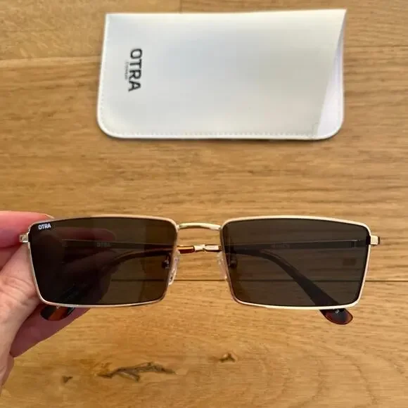 Otra Eyewear - Margo Square Frame Sunglasses in Gold & Brown